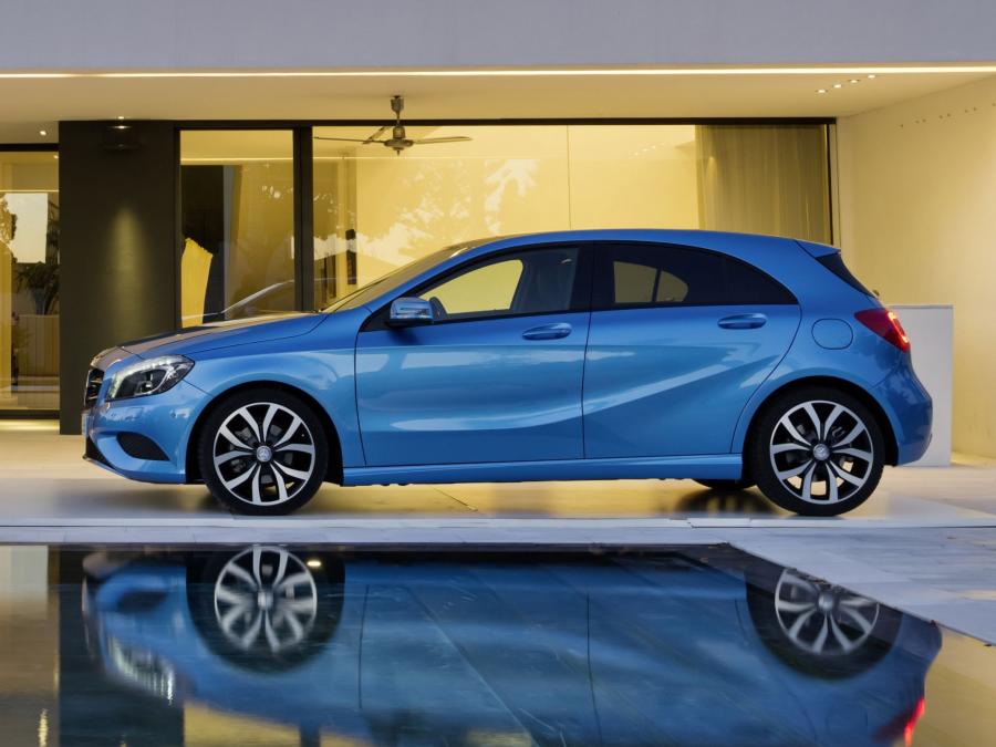  Mercedes-Benz A180 CDI Urban Package 2012 года  (фото 3 из 12)
